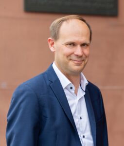 Prof. Dr. Jannis Bischof ist Professor für ABWL und Unternehmensrechnung an der Universität Mannheim