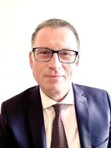 Prof. Dr. Michael Olbrich ist Direktor des Instituts für Wirtschaftsprüfung (IWP) an der Universität des Saarlandes in Saarbrücken