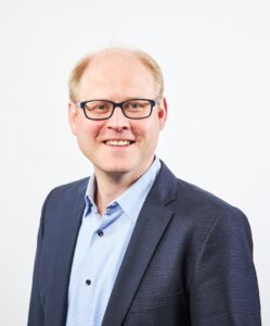 Prof. Dr. Michael Overesch ist Professor für Betriebswirtschaftliche Steuerlehre an der Universität zu Köln